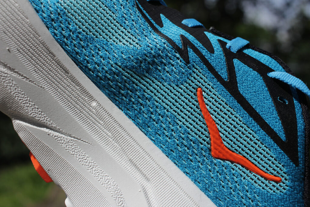 Hoka Challenger 8 - side