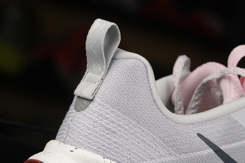 Nike Wildhorse 10 - heel counter