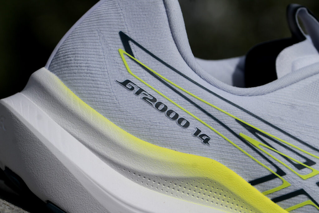 Asics GT-2000 14 - heel counter
