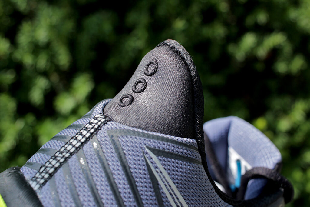 Saucony Triumph 23 - heel counter
