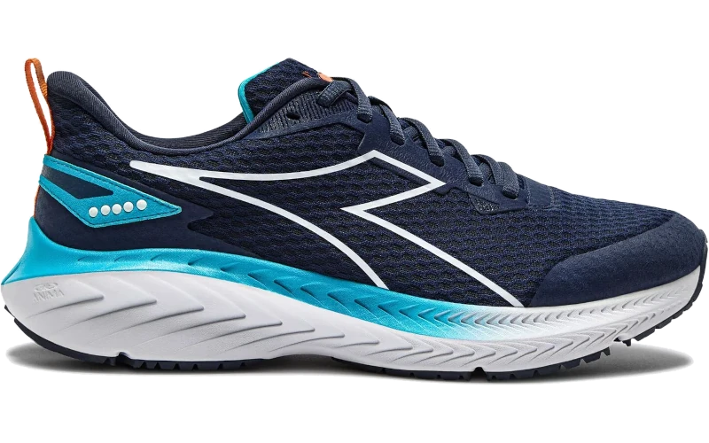 Diadora Strada 3